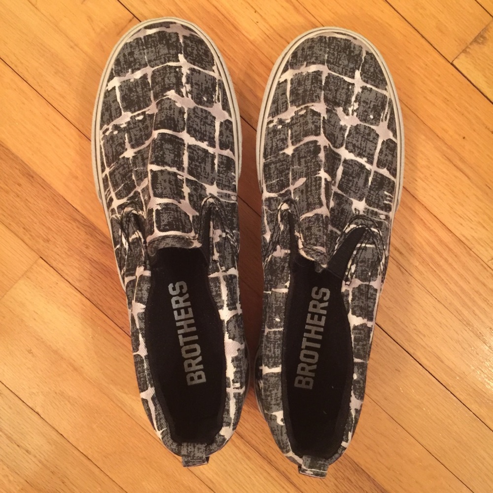 Boy’s Sneakers Brothers size 4